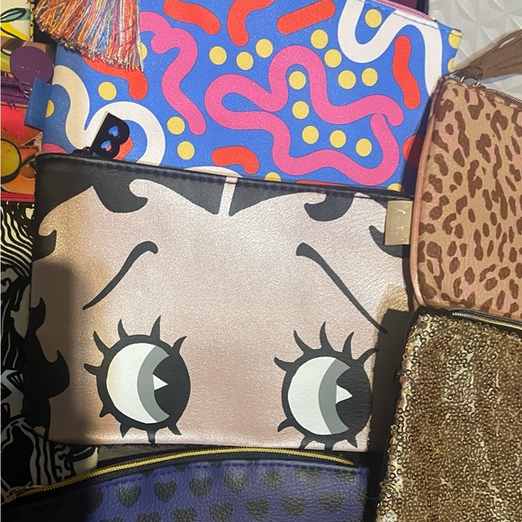 Ipsy Lot of Makeup Bags, 17 Different bags, Nice Lot! - Picture 4 of 6